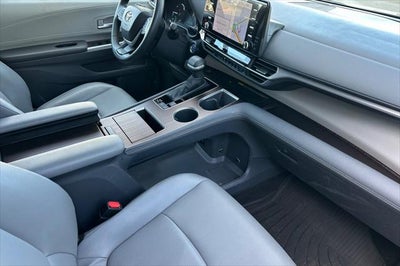 2023 Toyota Sienna XLE
