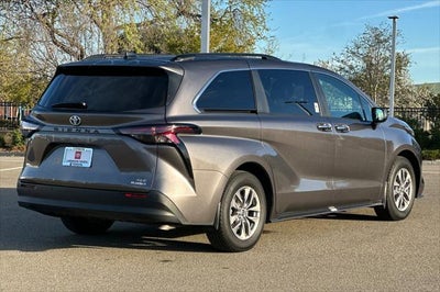 2023 Toyota Sienna XLE