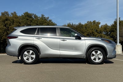 2025 Toyota Highlander LE