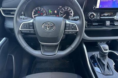 2025 Toyota Highlander LE