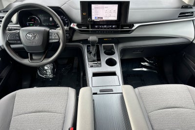 2026 Toyota Sienna LE 8 Passenger