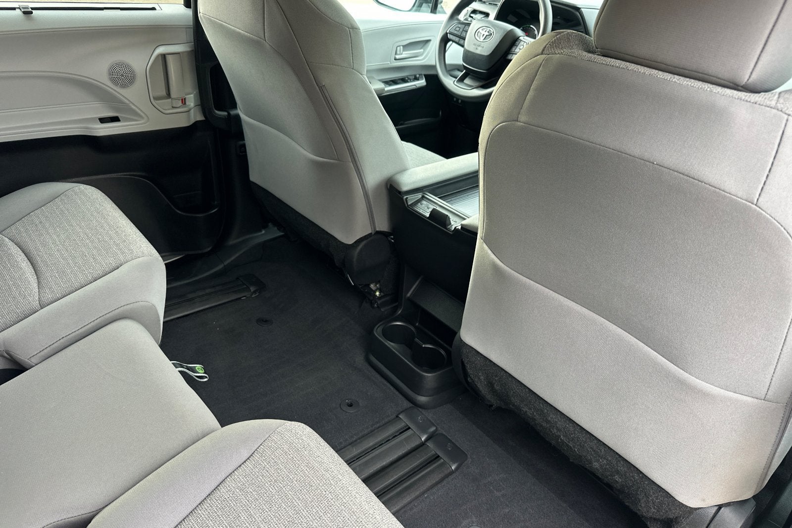 2026 Toyota Sienna LE 8 Passenger