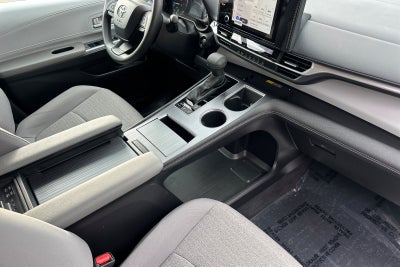 2026 Toyota Sienna LE 8 Passenger