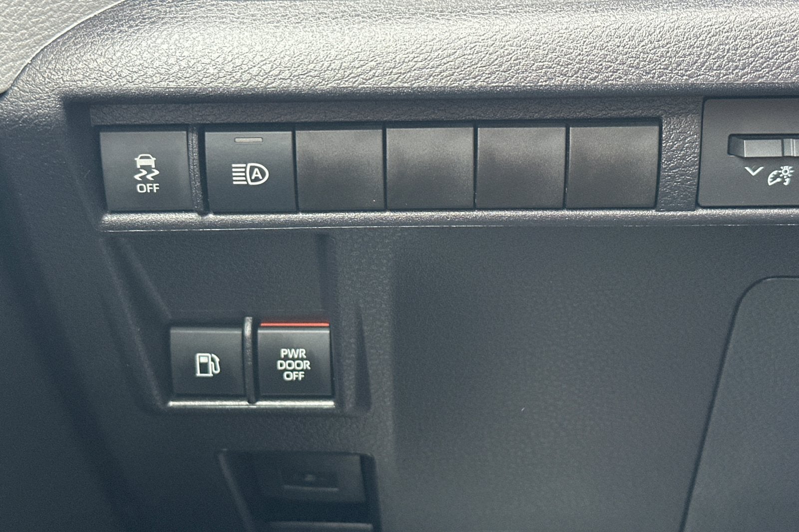2026 Toyota Sienna LE 8 Passenger
