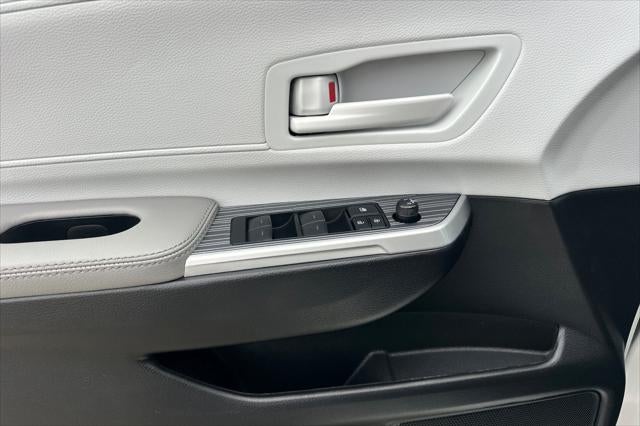 2026 Toyota Sienna LE 8 Passenger