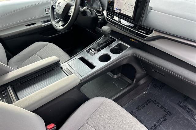 2026 Toyota Sienna LE 8 Passenger