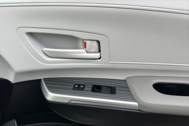 2026 Toyota Sienna LE 8 Passenger