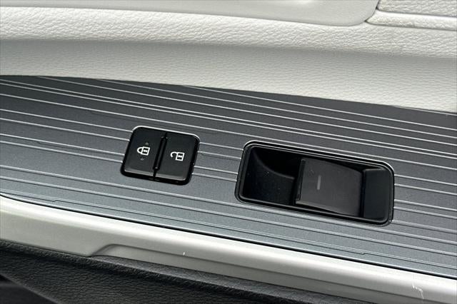 2026 Toyota Sienna LE 8 Passenger
