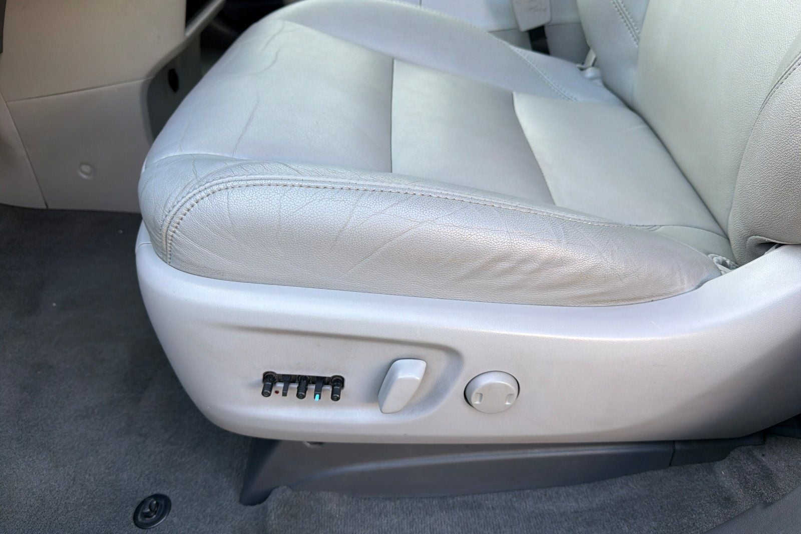 2016 Toyota Sienna XLE 8 Passenger