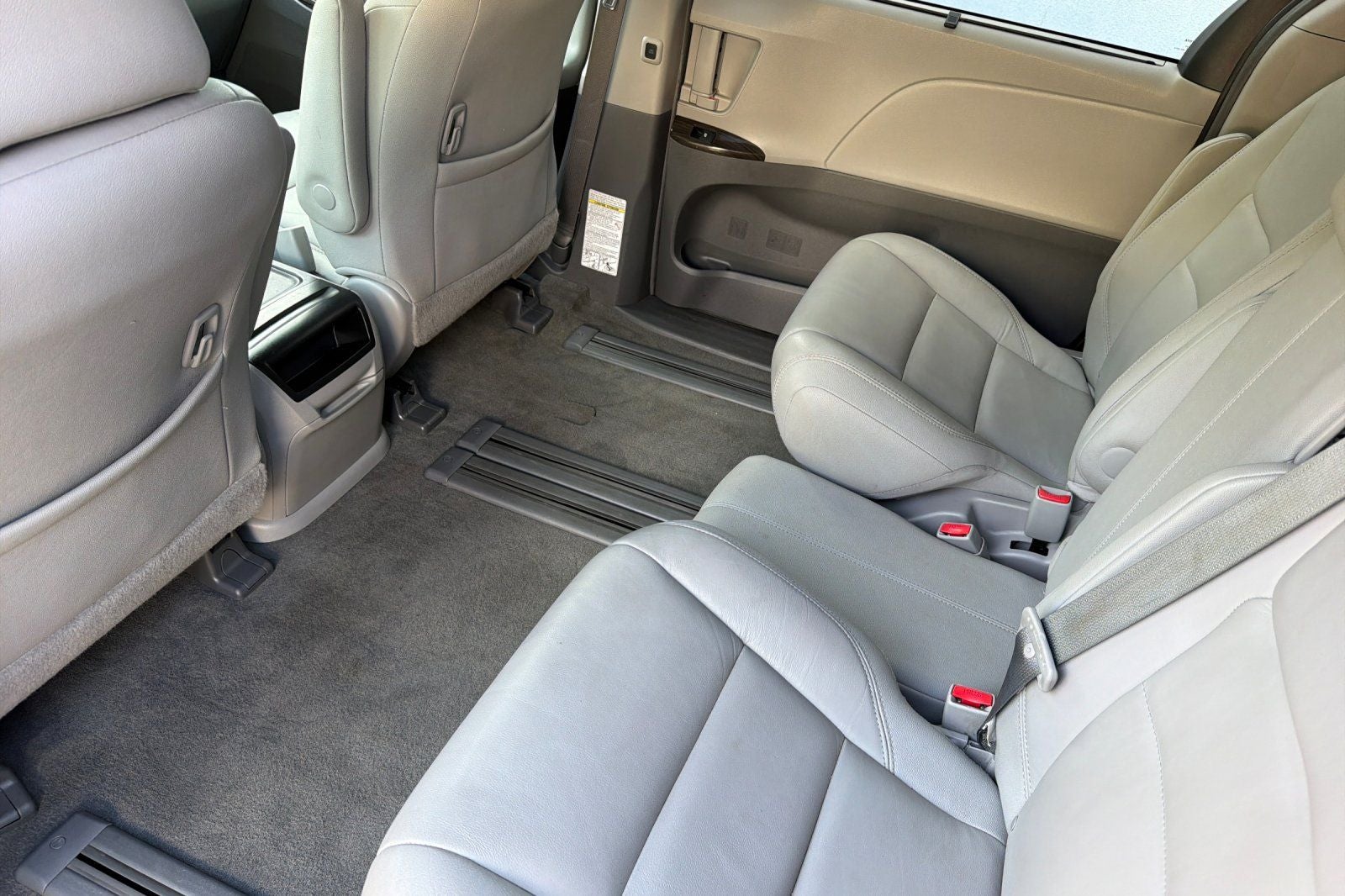 2016 Toyota Sienna XLE 8 Passenger