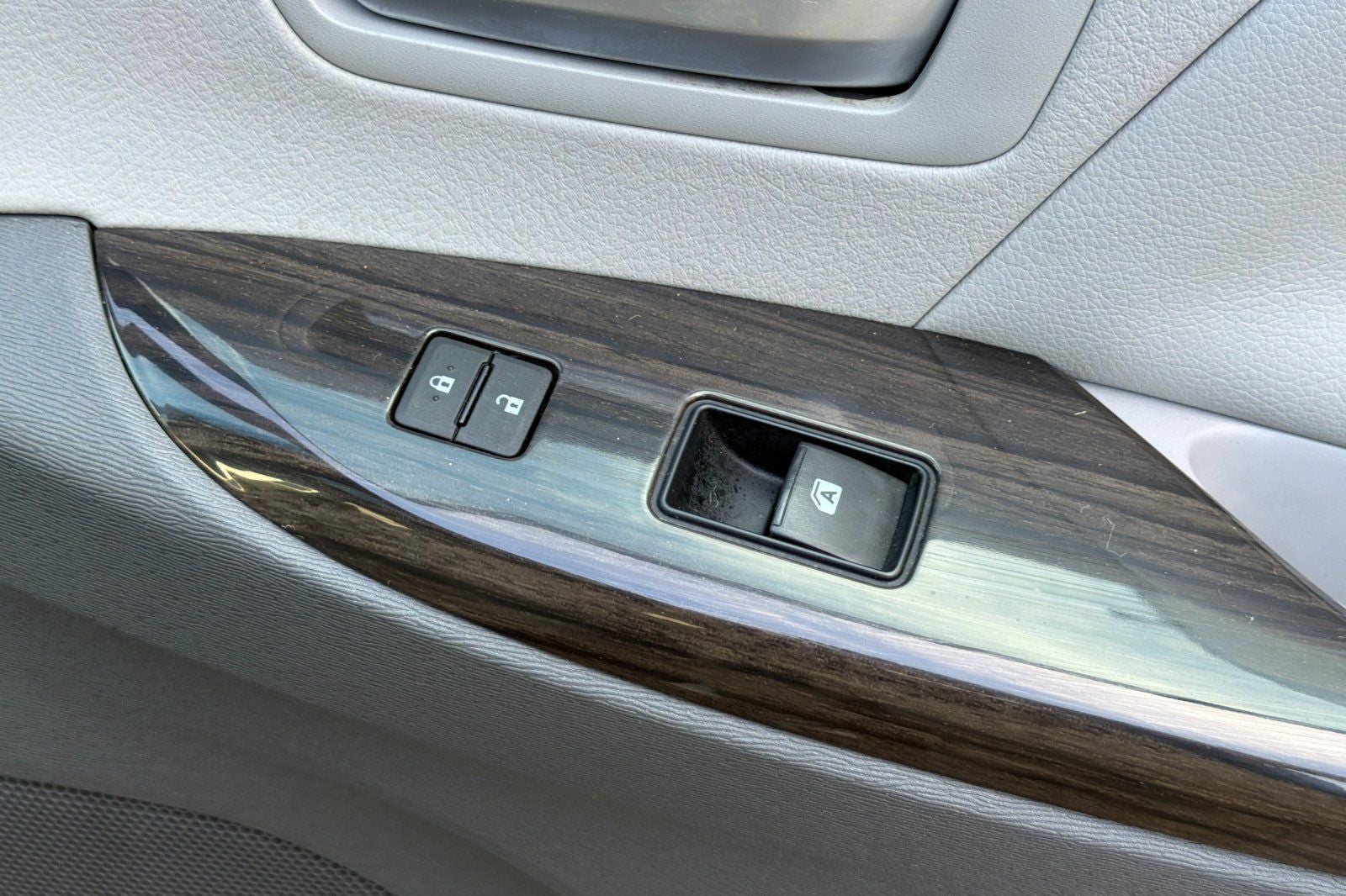2016 Toyota Sienna XLE 8 Passenger