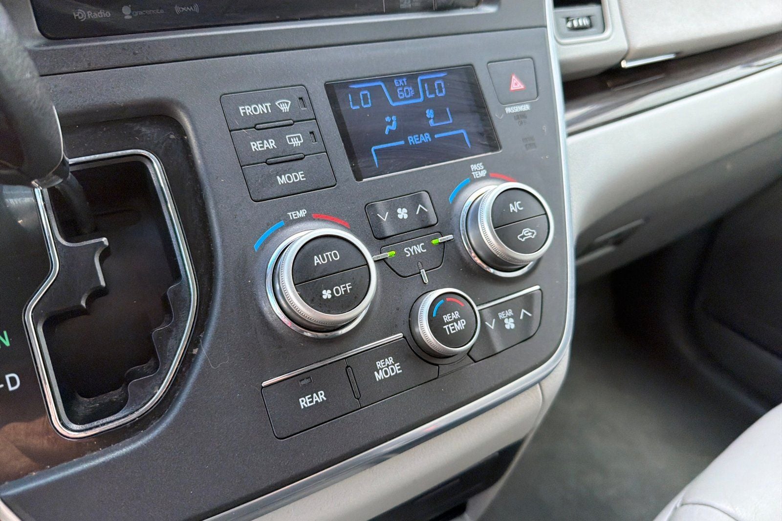 2016 Toyota Sienna XLE 8 Passenger