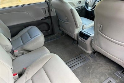 2016 Toyota Sienna XLE 8 Passenger