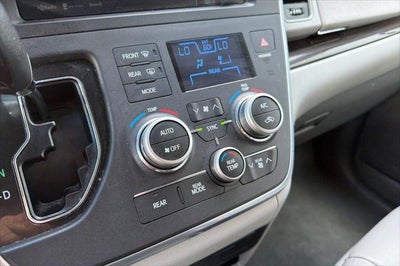 2016 Toyota Sienna XLE 8 Passenger