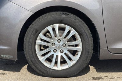2016 Toyota Sienna XLE 8 Passenger