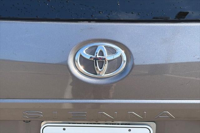 2016 Toyota Sienna XLE 8 Passenger
