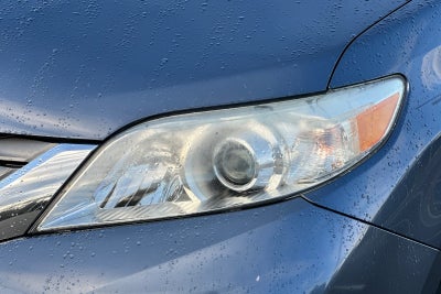 2013 Toyota Sienna XLE 8 Passenger