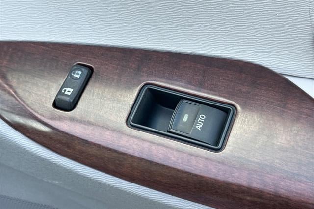 2013 Toyota Sienna XLE 8 Passenger