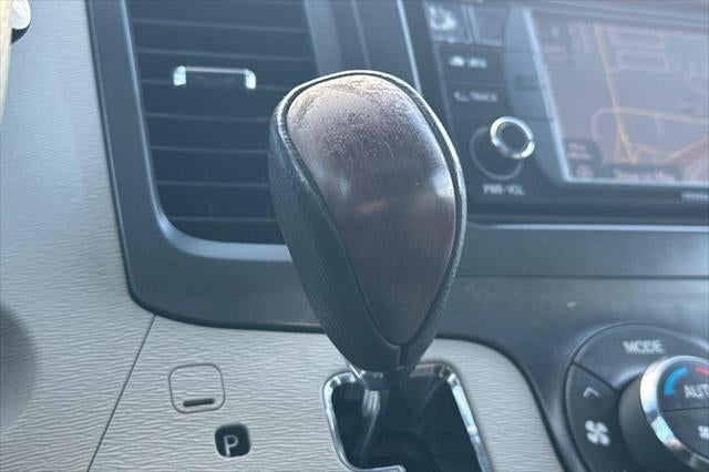 2013 Toyota Sienna XLE 8 Passenger