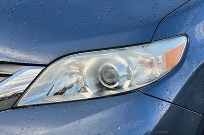 2013 Toyota Sienna XLE 8 Passenger