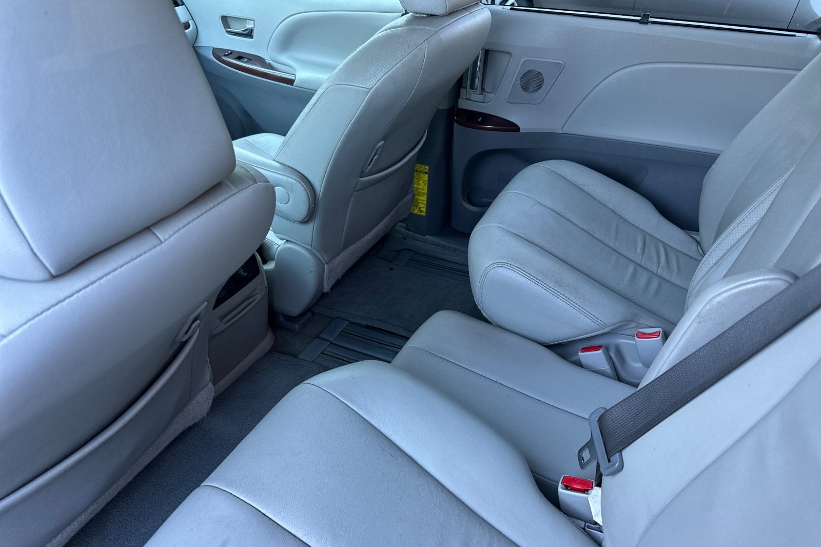 2013 Toyota Sienna XLE 8 Passenger