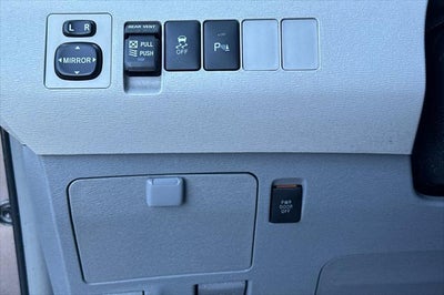 2013 Toyota Sienna XLE 8 Passenger