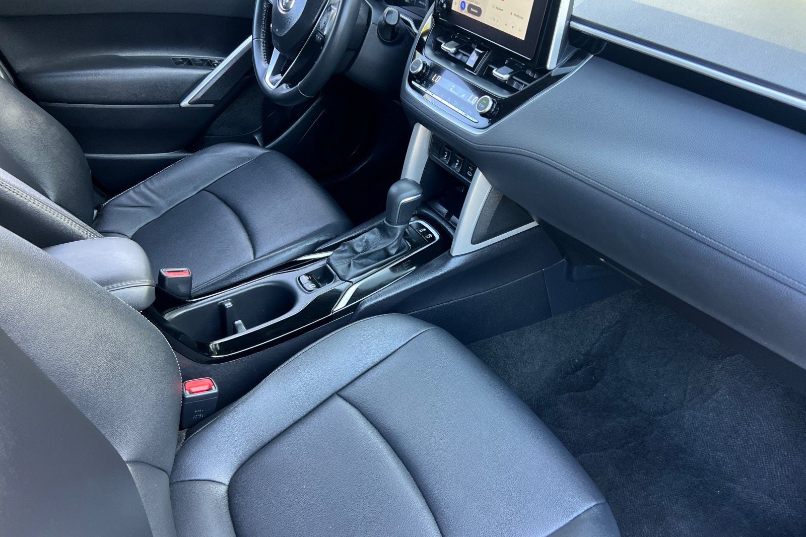 2025 Toyota Corolla Cross XLE