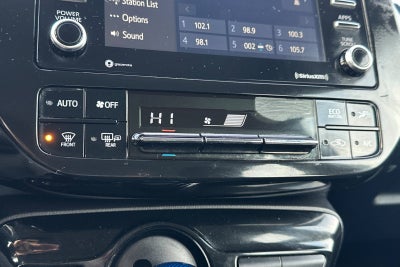 2022 Toyota Prius LE