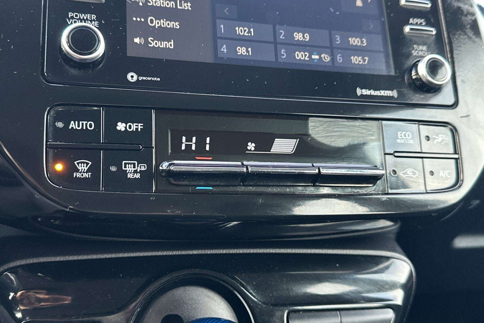 2022 Toyota Prius LE