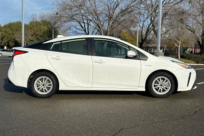 2022 Toyota Prius LE