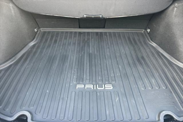 2022 Toyota Prius LE