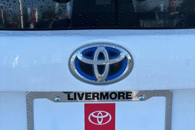 2022 Toyota Prius LE
