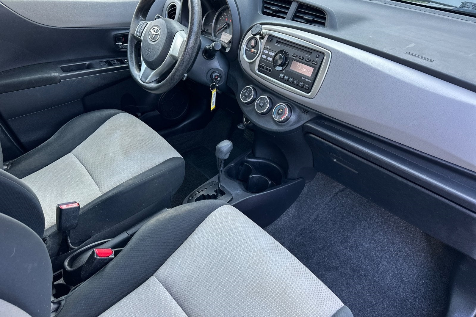 2013 Toyota Yaris LE