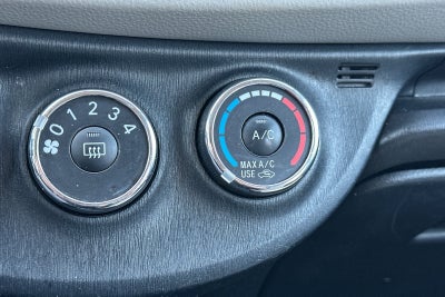 2013 Toyota Yaris LE