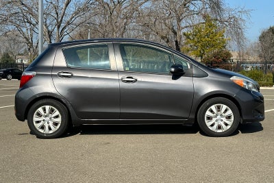 2013 Toyota Yaris LE