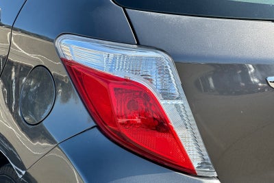 2013 Toyota Yaris LE