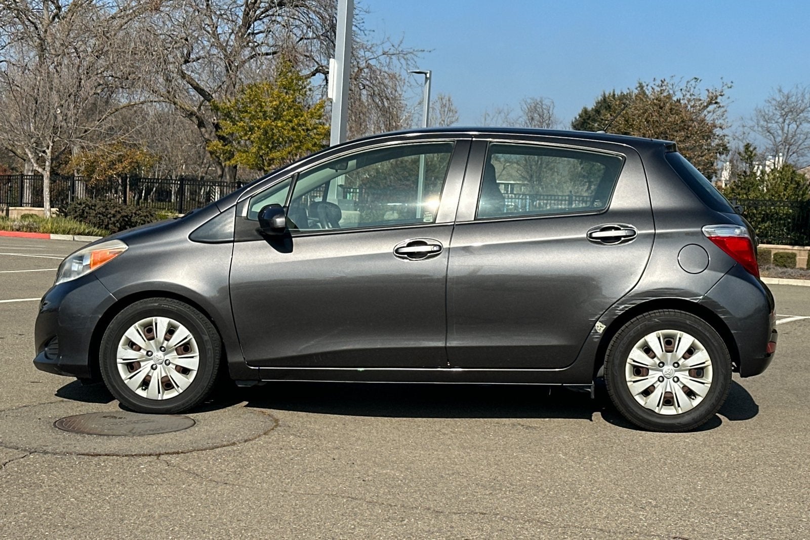 2013 Toyota Yaris LE