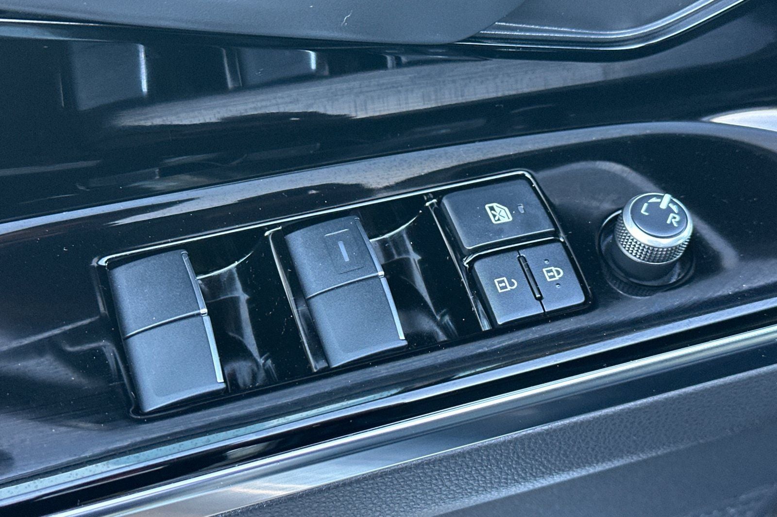 2023 Toyota bZ4X Limited