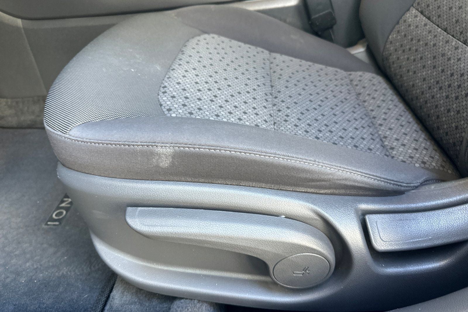 2018 Hyundai Ioniq Hybrid Blue