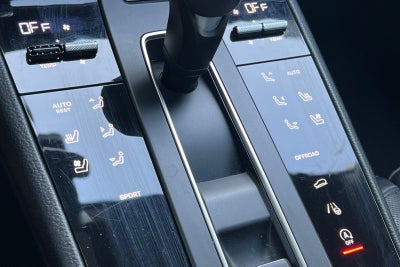 2024 Porsche Macan T