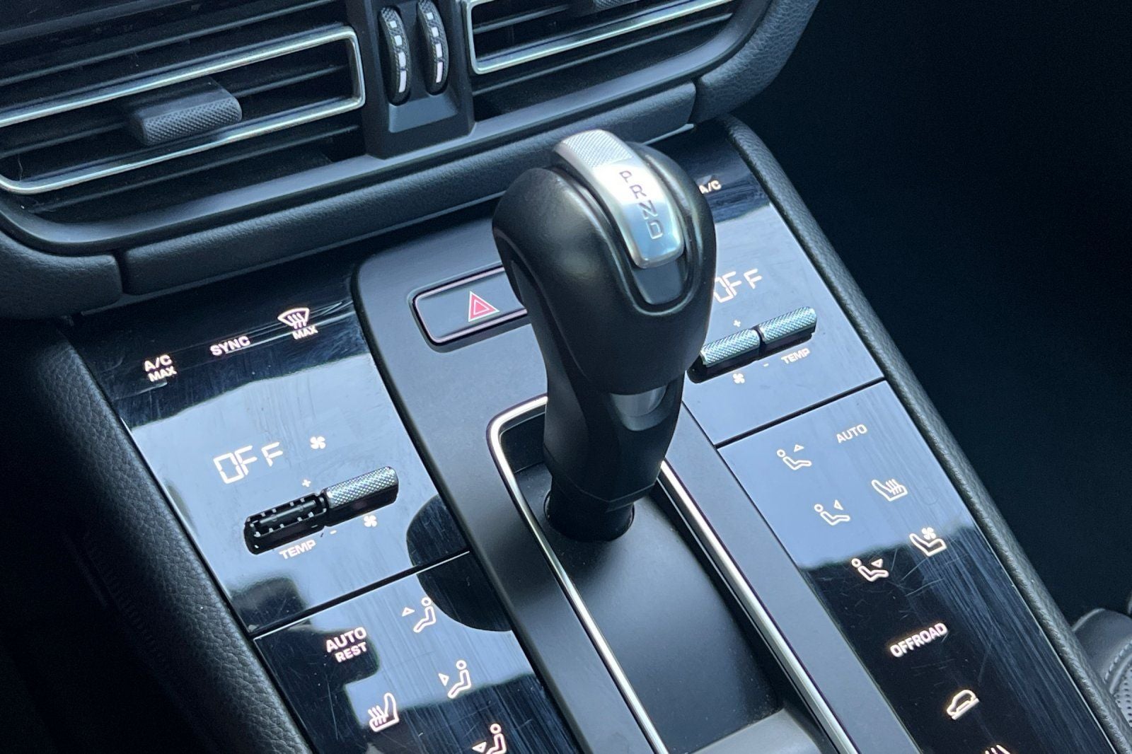 2024 Porsche Macan T