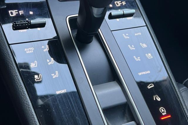 2024 Porsche Macan T