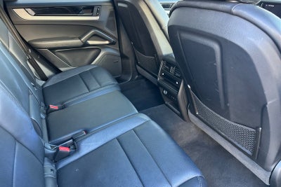 2024 Porsche Cayenne Base