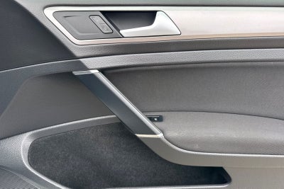 2016 Volkswagen e-Golf SE