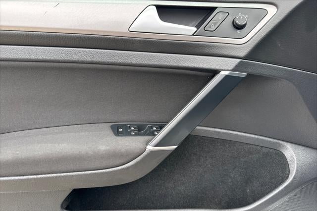 2016 Volkswagen e-Golf SE