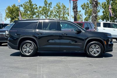 2024 Chevrolet Traverse LT