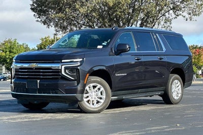 2025 Chevrolet Suburban LT