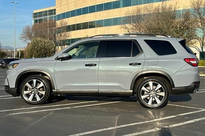 2023 Honda Pilot AWD Elite