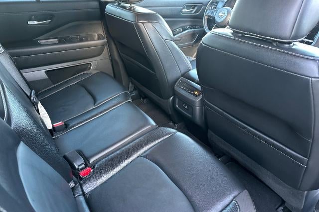 2022 Nissan Pathfinder SL 2WD