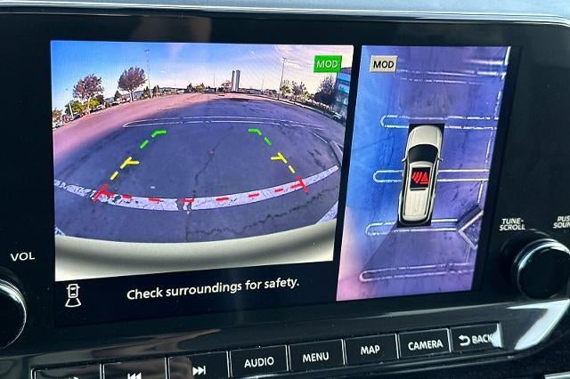 2022 Nissan Pathfinder SL 2WD